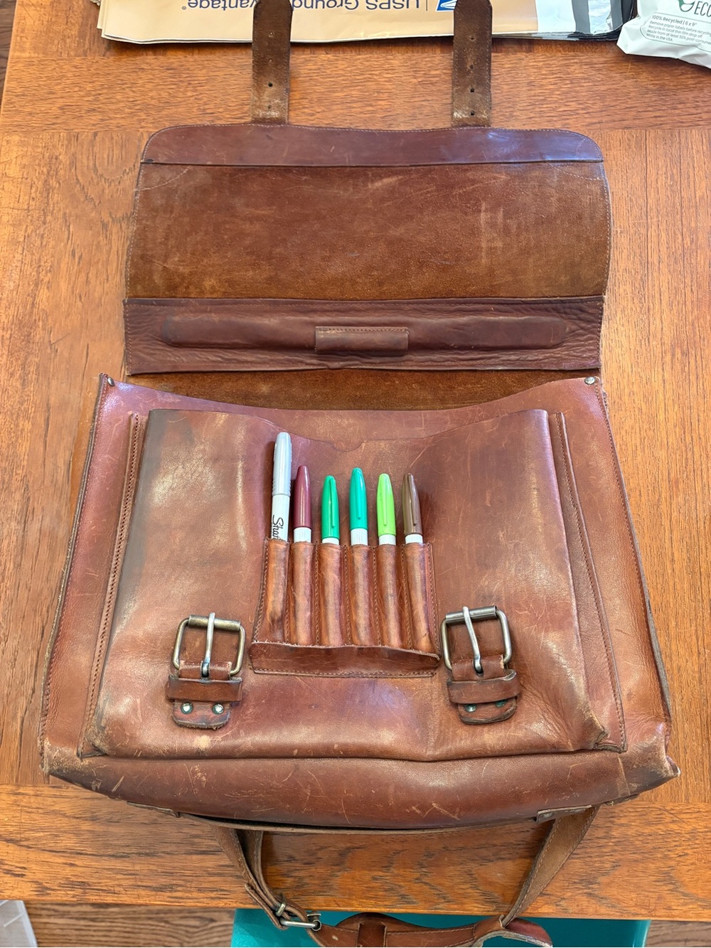 Gorgeous, vintage handmade Brown Leather Messenger Bag Briefcase satchel - Picture 5 of 13